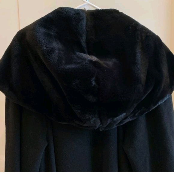 HENRI BENDEL WOOL COAT with giant hood - Picture 4 of 8